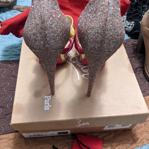 CHRISTIAN LOUBOUTIN Heels Sold - Picture 4 of 6